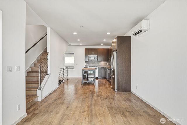 6704 15th Avenue NW, Seattle, WA 98117
