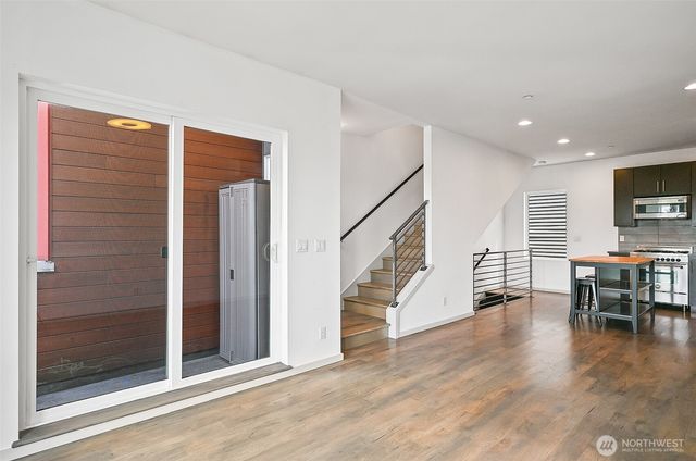 6704 15th Avenue NW, Seattle, WA 98117