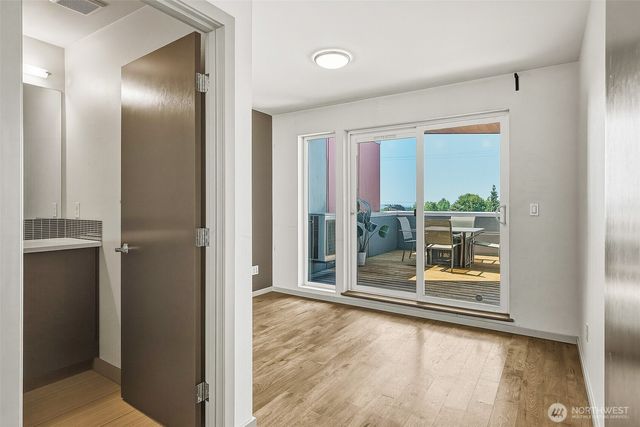 6704 15th Avenue NW, Seattle, WA 98117