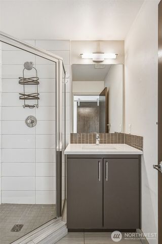 6704 15th Avenue NW, Seattle, WA 98117