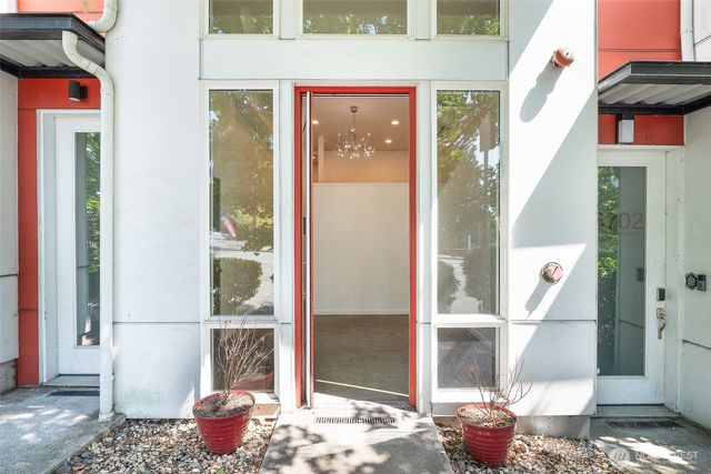 6704 15th Avenue NW, Seattle, WA 98117