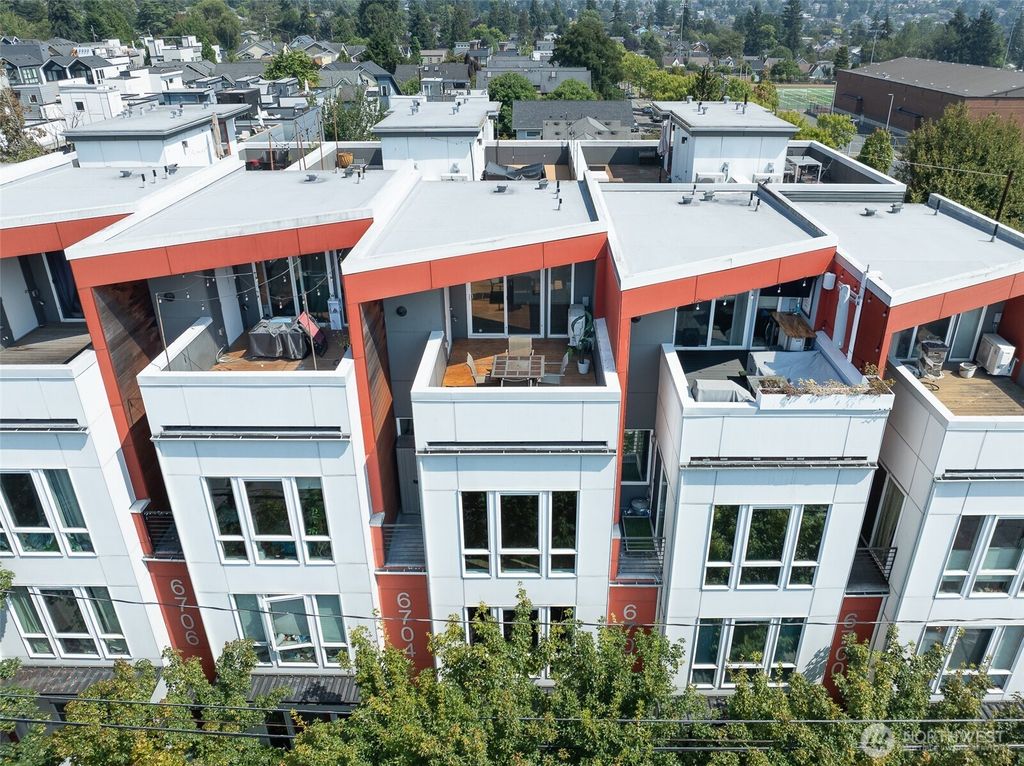 6704 15th Avenue NW, Seattle, WA 98117