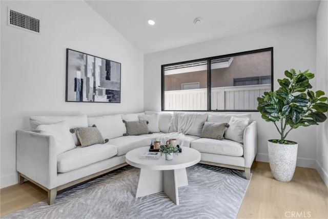 2 Hudson, Irvine, CA 92620