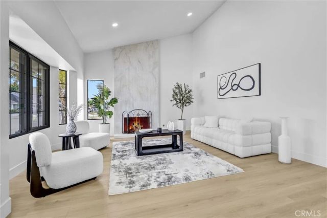 2 Hudson, Irvine, CA 92620