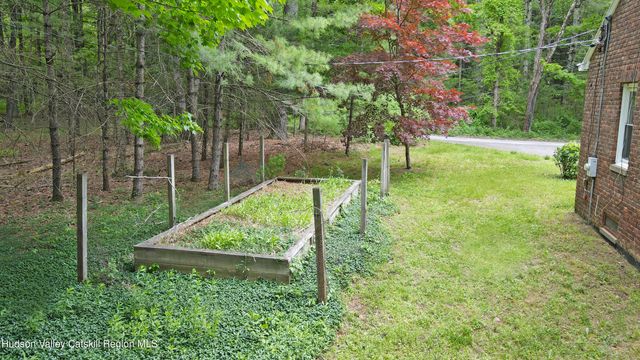 18 Elting Lane, Woodstock, NY 12409