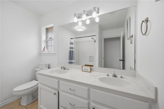 3714 Bridle Trails Court, College Station, TX 77845