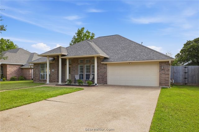 3714 Bridle Trails Court, College Station, TX 77845