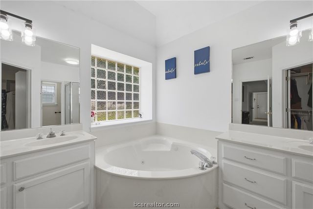 3714 Bridle Trails Court, College Station, TX 77845