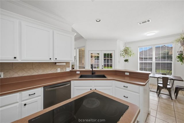 3714 Bridle Trails Court, College Station, TX 77845