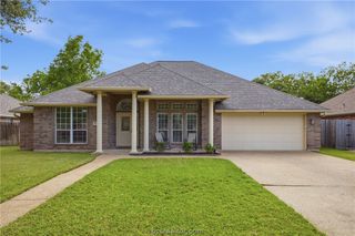 3714 Bridle Trails Court, College Station, TX 77845