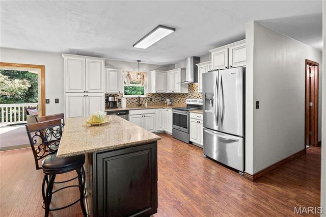 511 Rebecca Drive, O'fallon, IL 62269