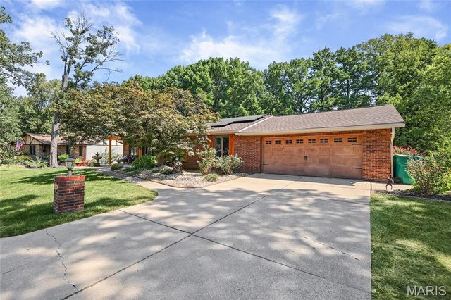 511 Rebecca Drive, O'fallon, IL 62269