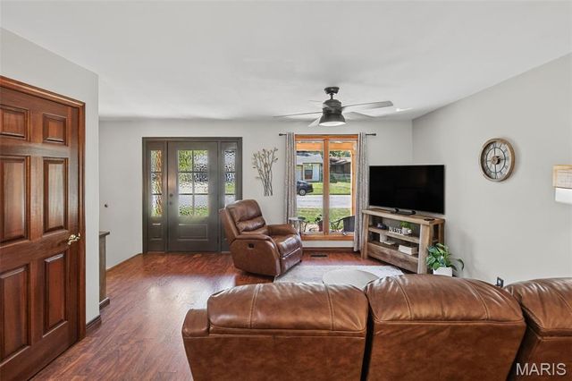 511 Rebecca Drive, O'fallon, IL 62269