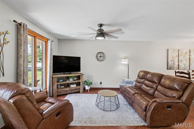 511 Rebecca Drive, O'fallon, IL 62269