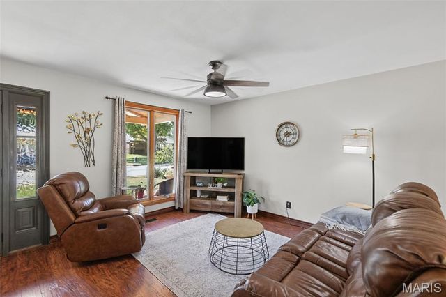 511 Rebecca Drive, O'fallon, IL 62269