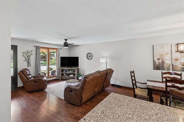 511 Rebecca Drive, O'fallon, IL 62269
