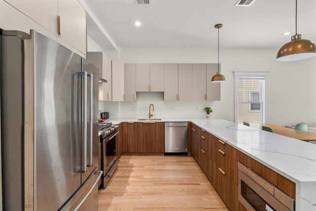 57-59 Highland Rd 57, Brookline, MA 02445