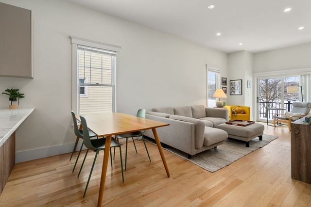 57-59 Highland Rd 57, Brookline, MA 02445