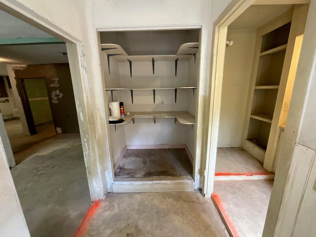 19995 Lakeway Lane, Montgomery, TX 77356