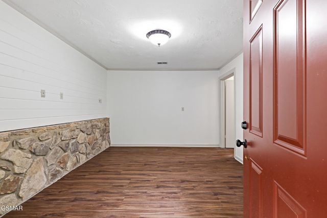 220 Seaton Drive, Gatlinburg, TN 37738