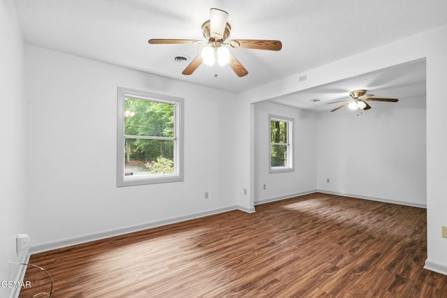 220 Seaton Drive, Gatlinburg, TN 37738