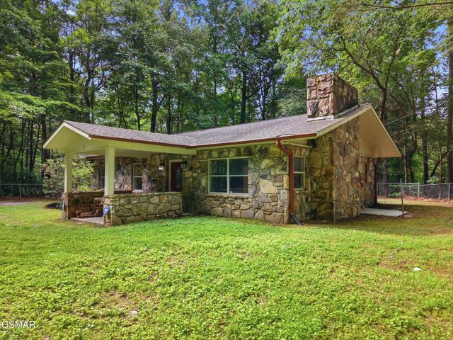 220 Seaton Drive, Gatlinburg, TN 37738