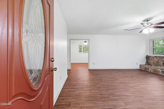 220 Seaton Drive, Gatlinburg, TN 37738