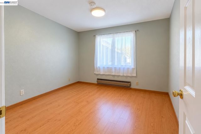 2401 Park Blvd 10, Oakland, CA 94606
