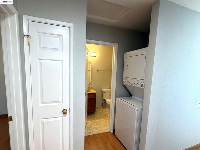 2401 Park Blvd 10, Oakland, CA 94606