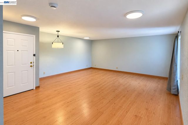 2401 Park Blvd 10, Oakland, CA 94606