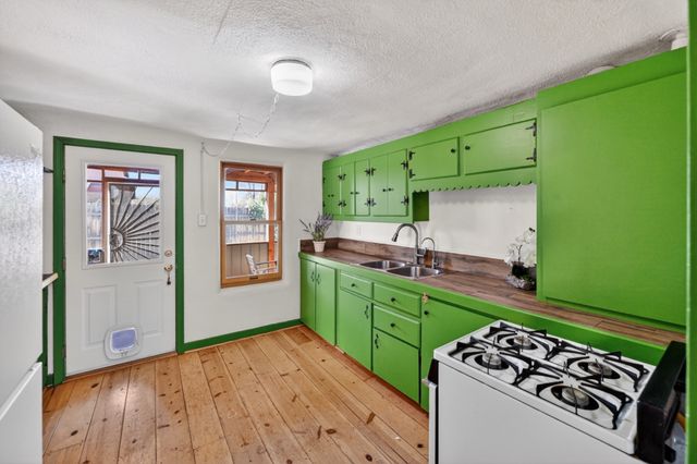 1564 Navajo Drive, Santa Fe, NM 87505
