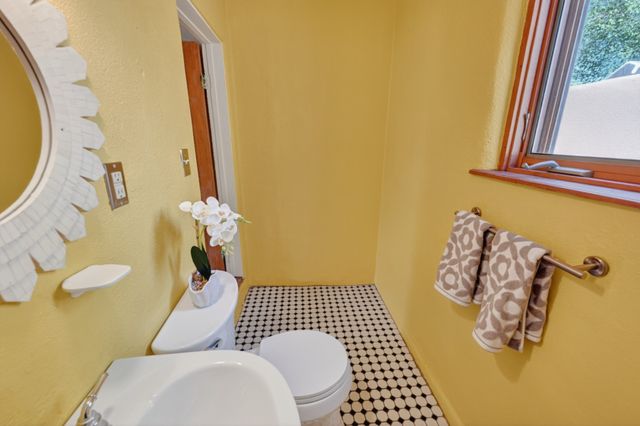 1564 Navajo Drive, Santa Fe, NM 87505