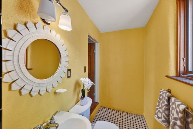 1564 Navajo Drive, Santa Fe, NM 87505