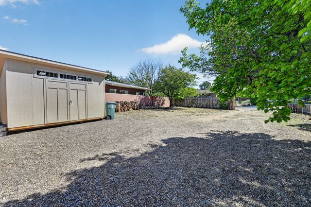 1564 Navajo Drive, Santa Fe, NM 87505