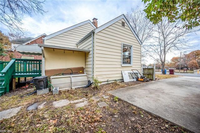 911 Holly AVE, Chesapeake, VA 23324