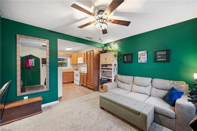 911 Holly AVE, Chesapeake, VA 23324