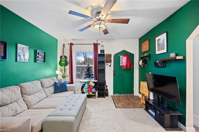 911 Holly AVE, Chesapeake, VA 23324