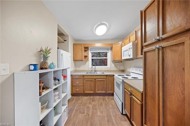 911 Holly AVE, Chesapeake, VA 23324