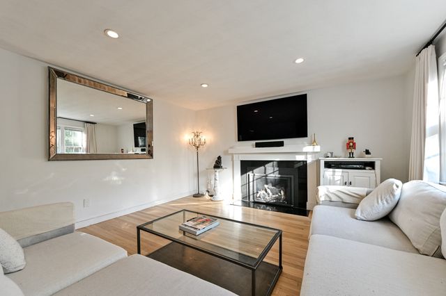 26 Brookside Ave, Lexington, MA 02421