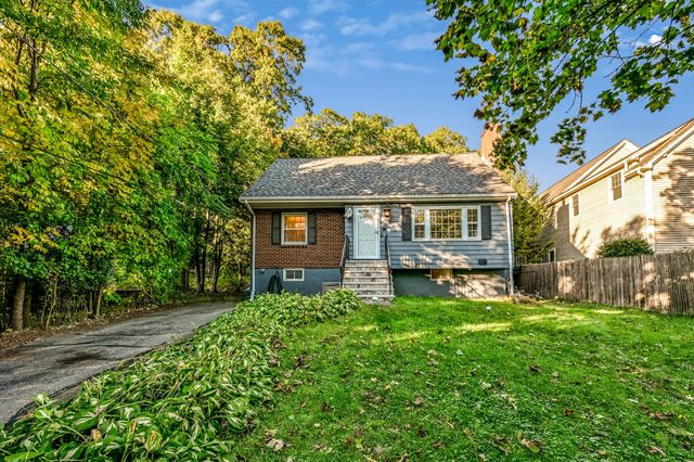 26 Brookside Ave, Lexington, MA 02421
