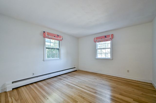26 Brookside Ave, Lexington, MA 02421