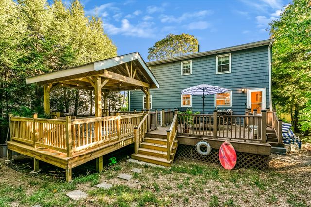 26 Brookside Ave, Lexington, MA 02421