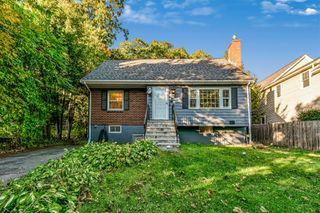 26 Brookside Ave, Lexington, MA 02421
