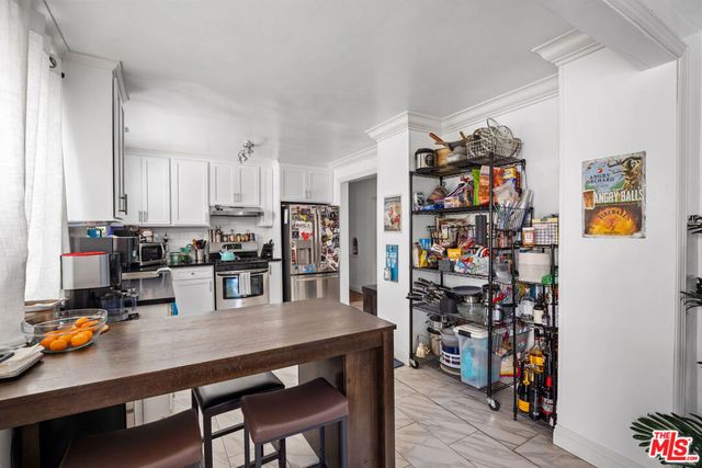 1122 S Sycamore Avenue, Los Angeles, CA 90019