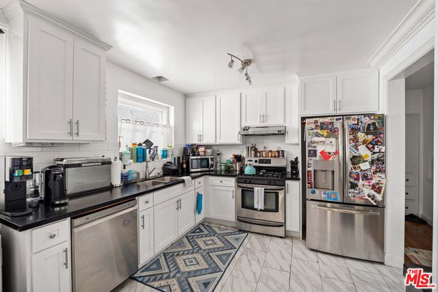 1122 S Sycamore Avenue, Los Angeles, CA 90019