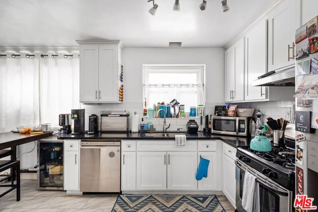 1122 S Sycamore Avenue, Los Angeles, CA 90019