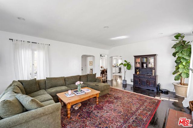 1122 S Sycamore Avenue, Los Angeles, CA 90019