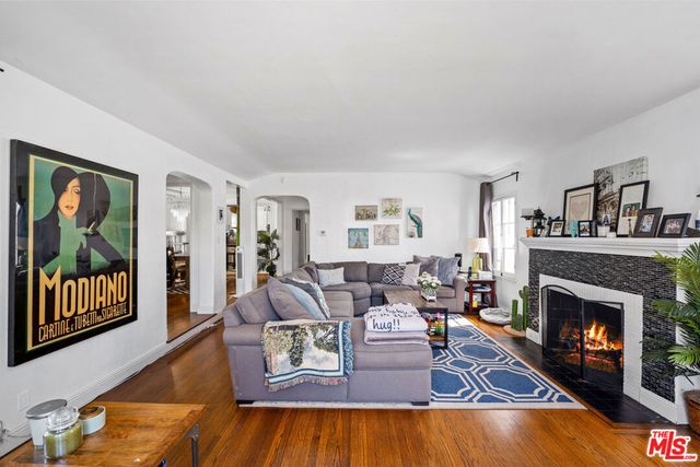 1122 S Sycamore Avenue, Los Angeles, CA 90019