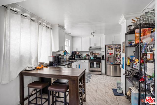 1122 S Sycamore Avenue, Los Angeles, CA 90019