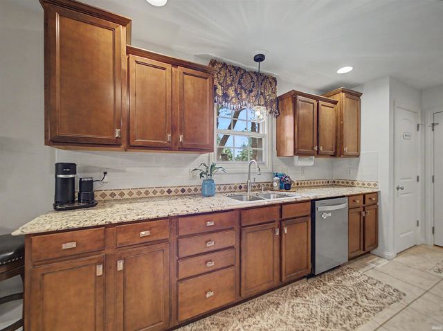 1617 Peach Court, Evansville, IN 47715